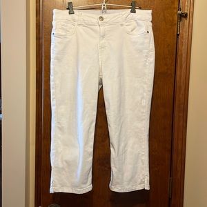 Liz Claiborne White Denim Capris